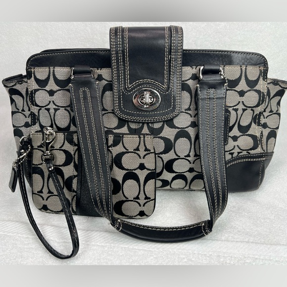 Coach Handbags - Coach, Classic C jacquard bag & wristlet